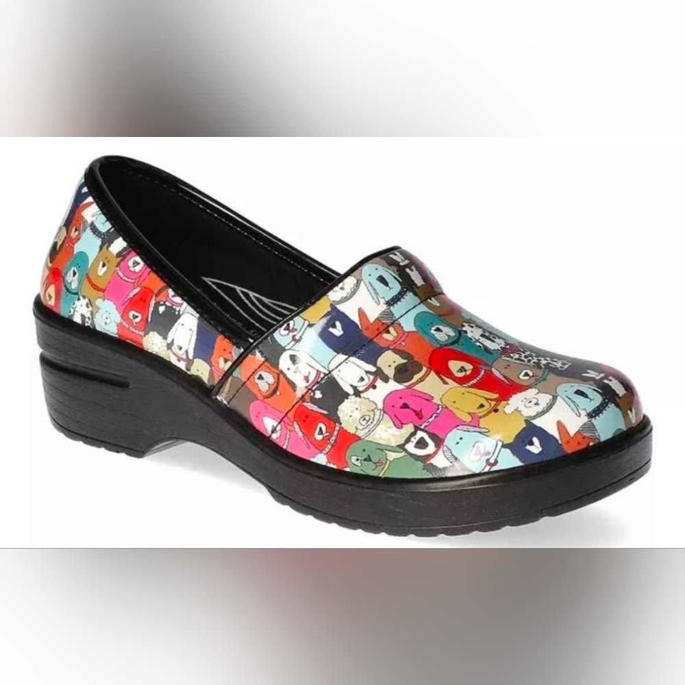 Easy Street Patent Slip Resistant Cushion Sole Multicolor Dog Print Slip-ons 7.5 - Picture 7 of 10